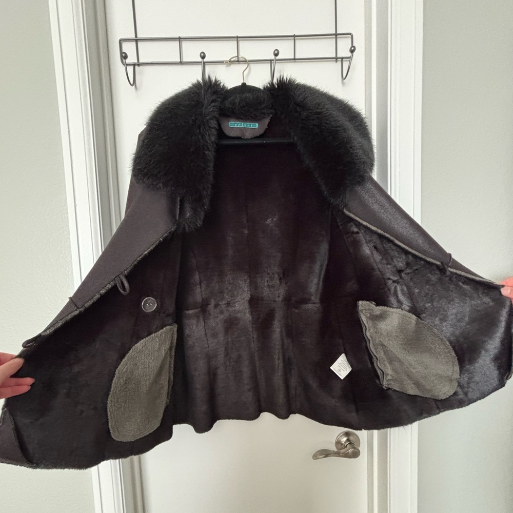 Velvet • Black Button Up Winter Coat with Faux Fur Trim - Women’s Size Large - Picture 7 of 16